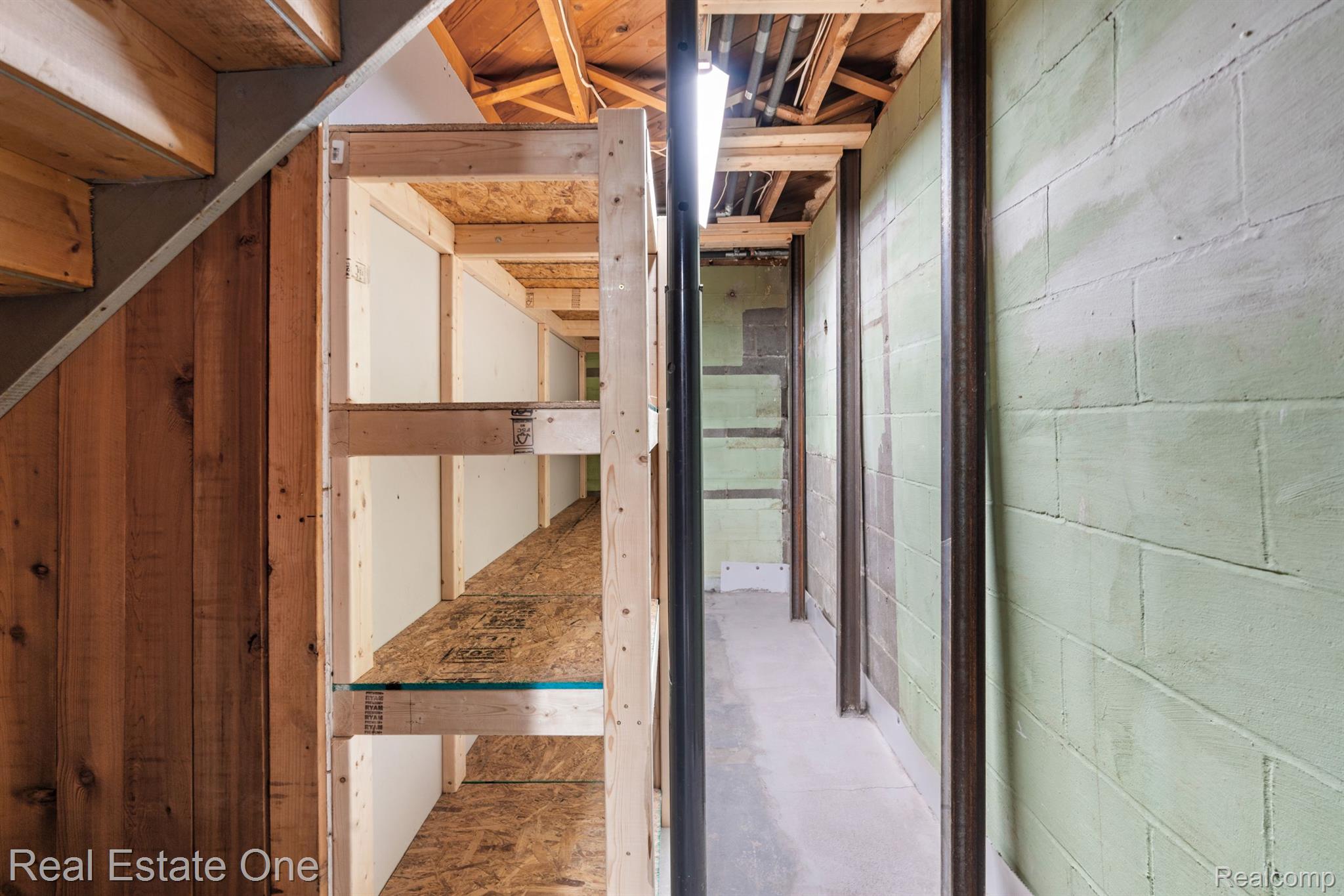 153 CROSWELL ST