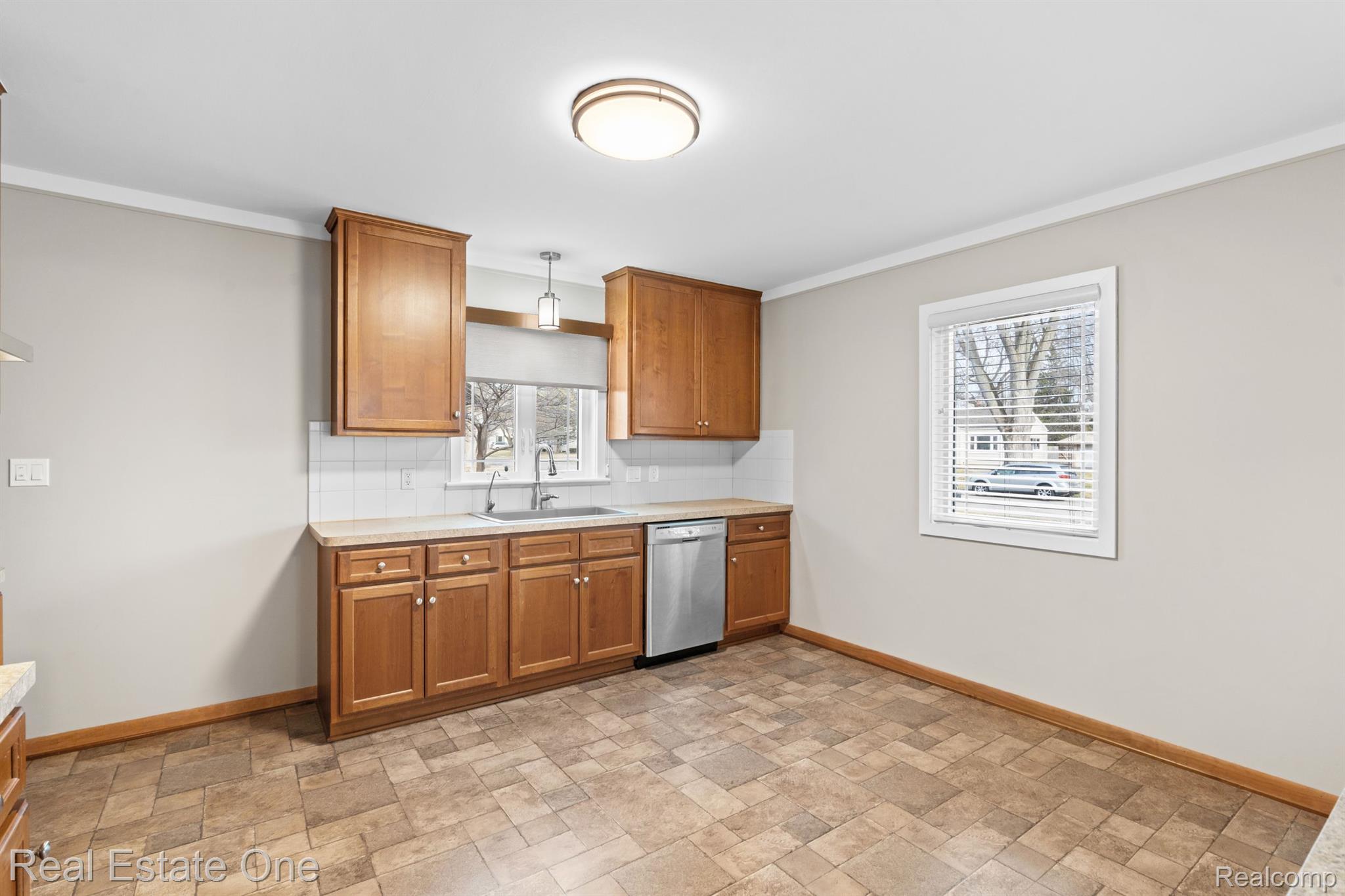 153 CROSWELL ST