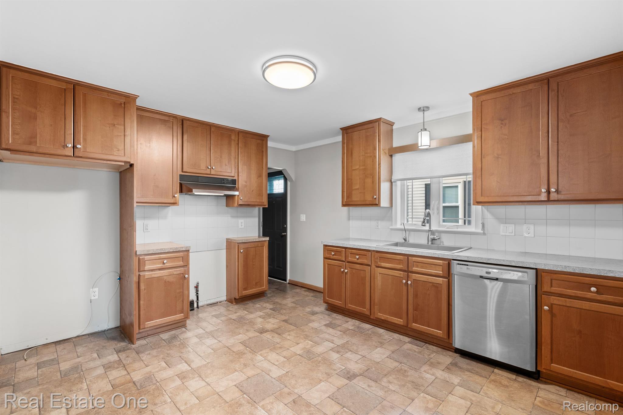 153 CROSWELL ST