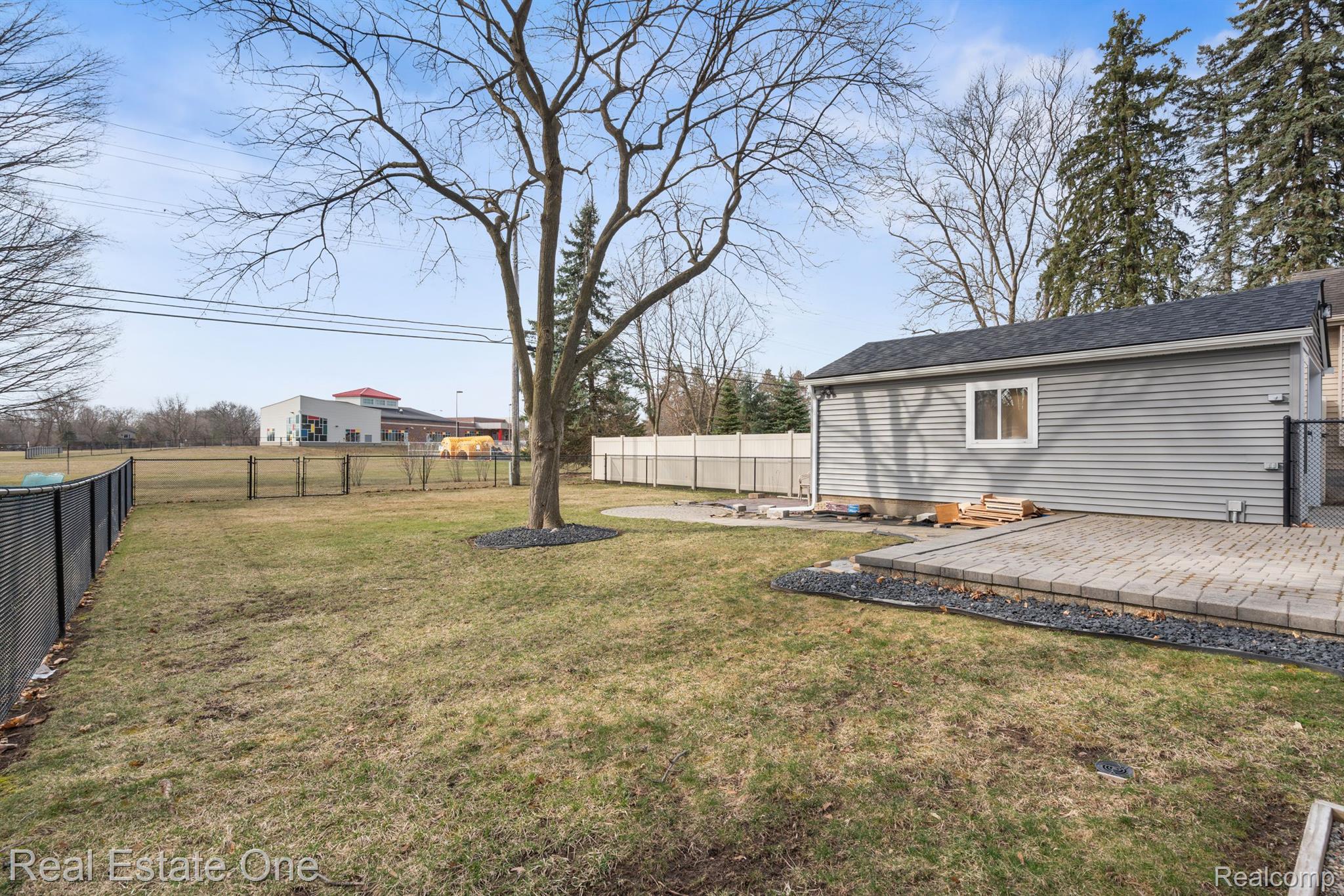 153 CROSWELL ST