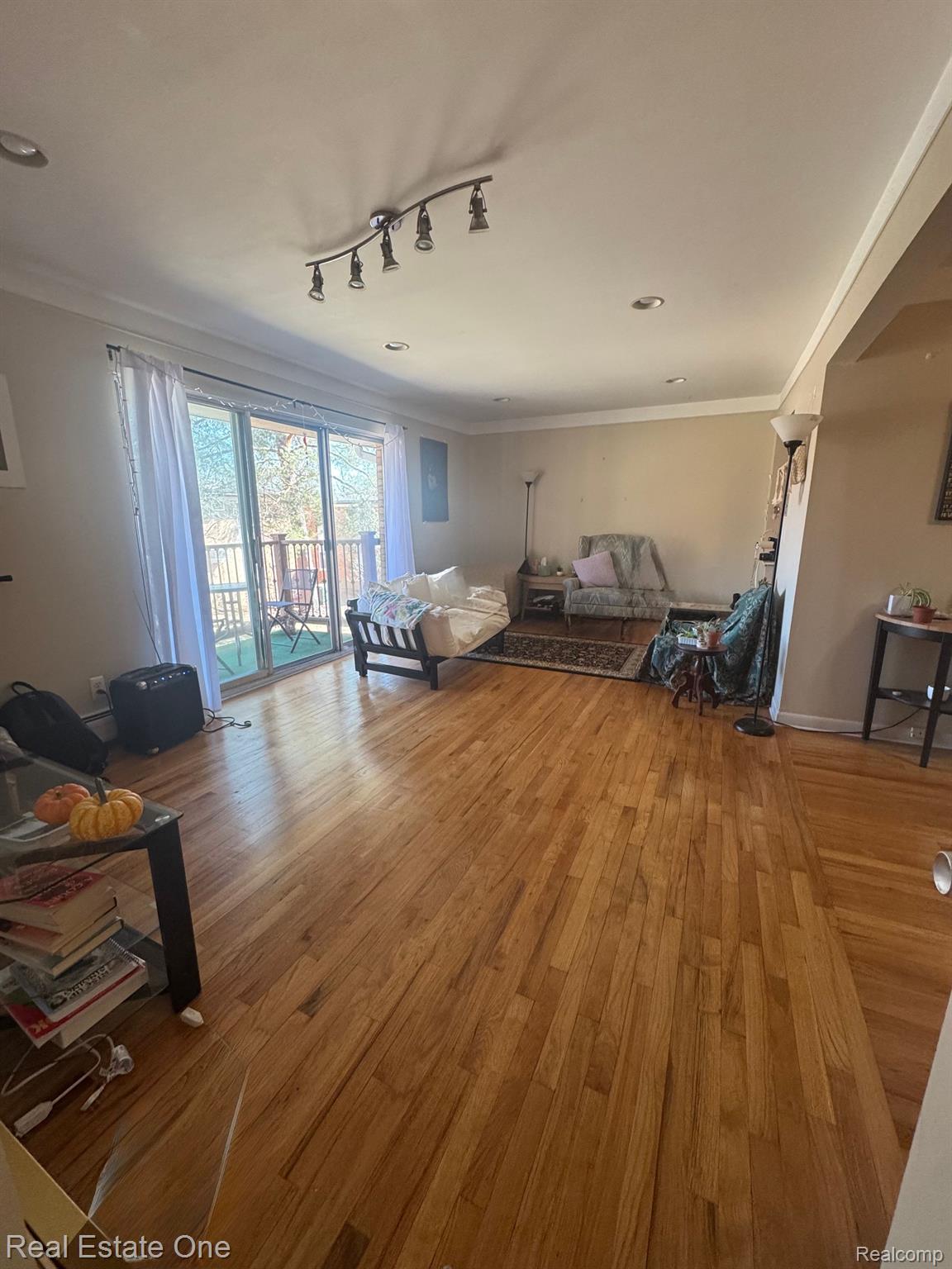 1209 ISLAND DR 202