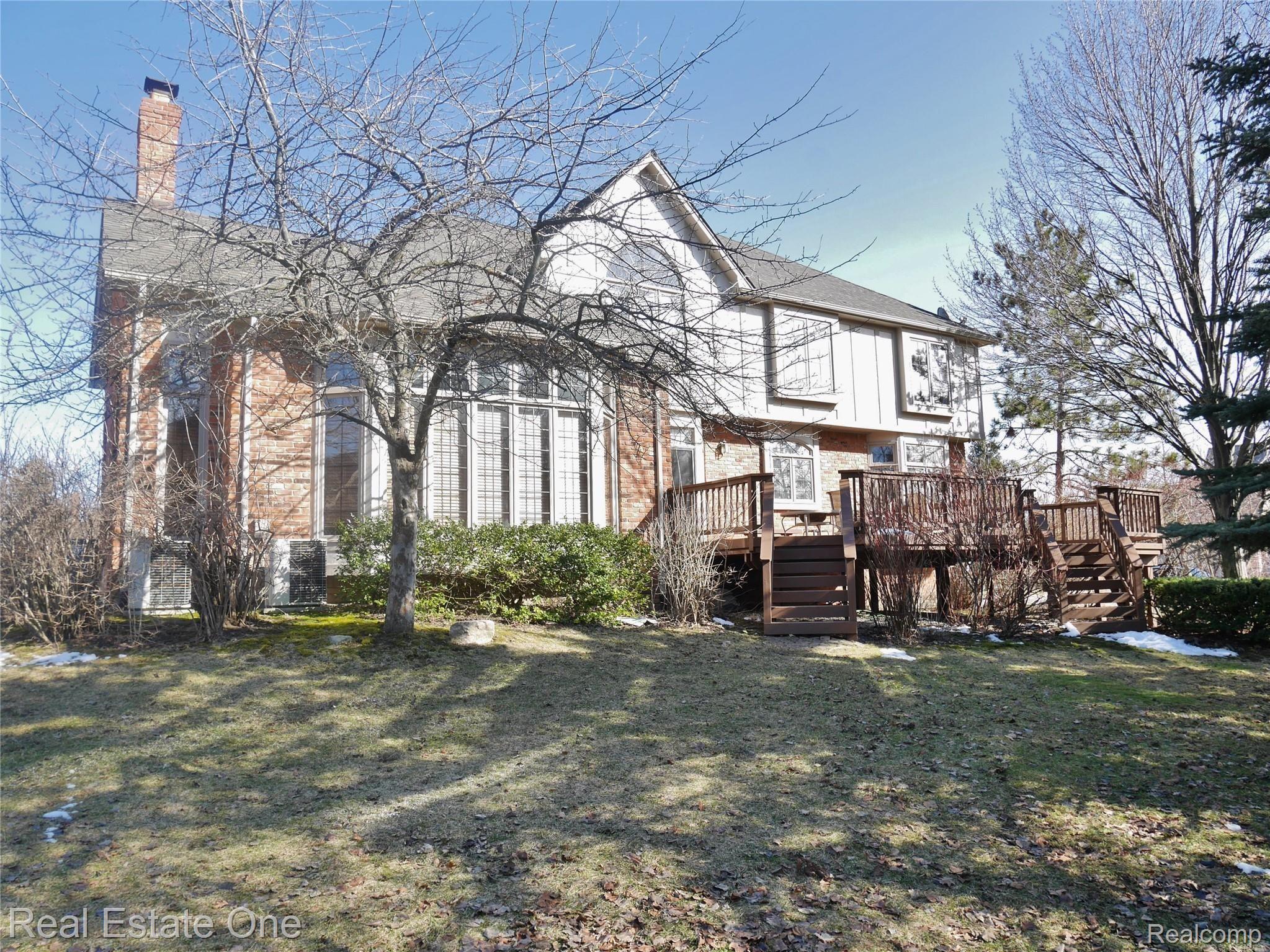 5846 CLEARVIEW DR