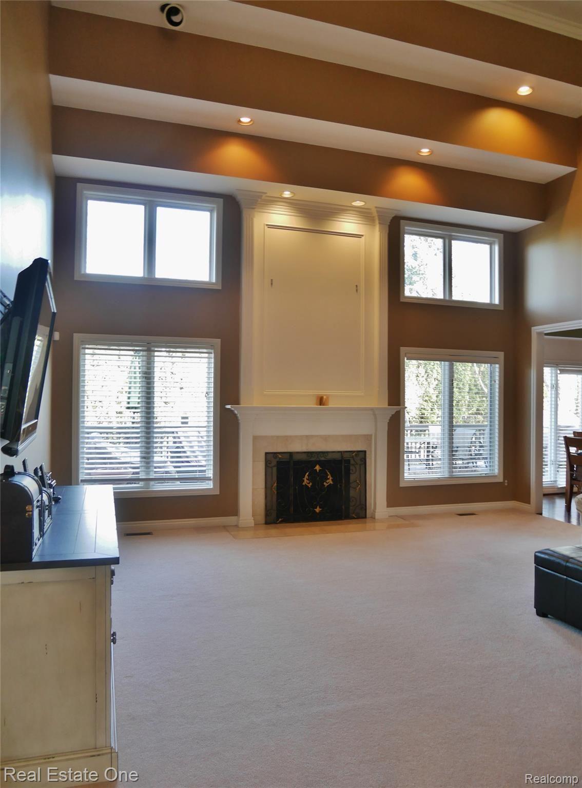 5846 CLEARVIEW DR