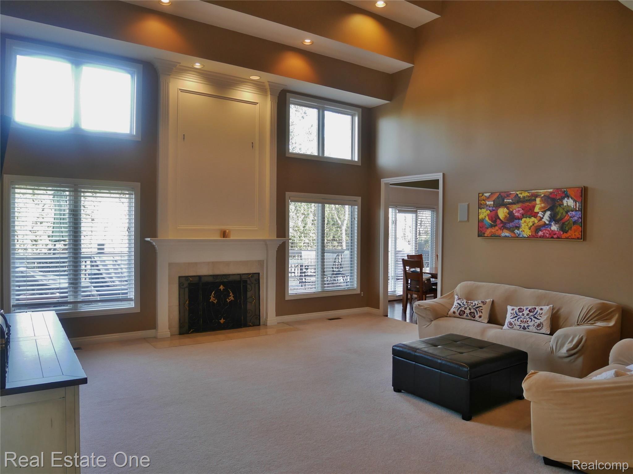 5846 CLEARVIEW DR