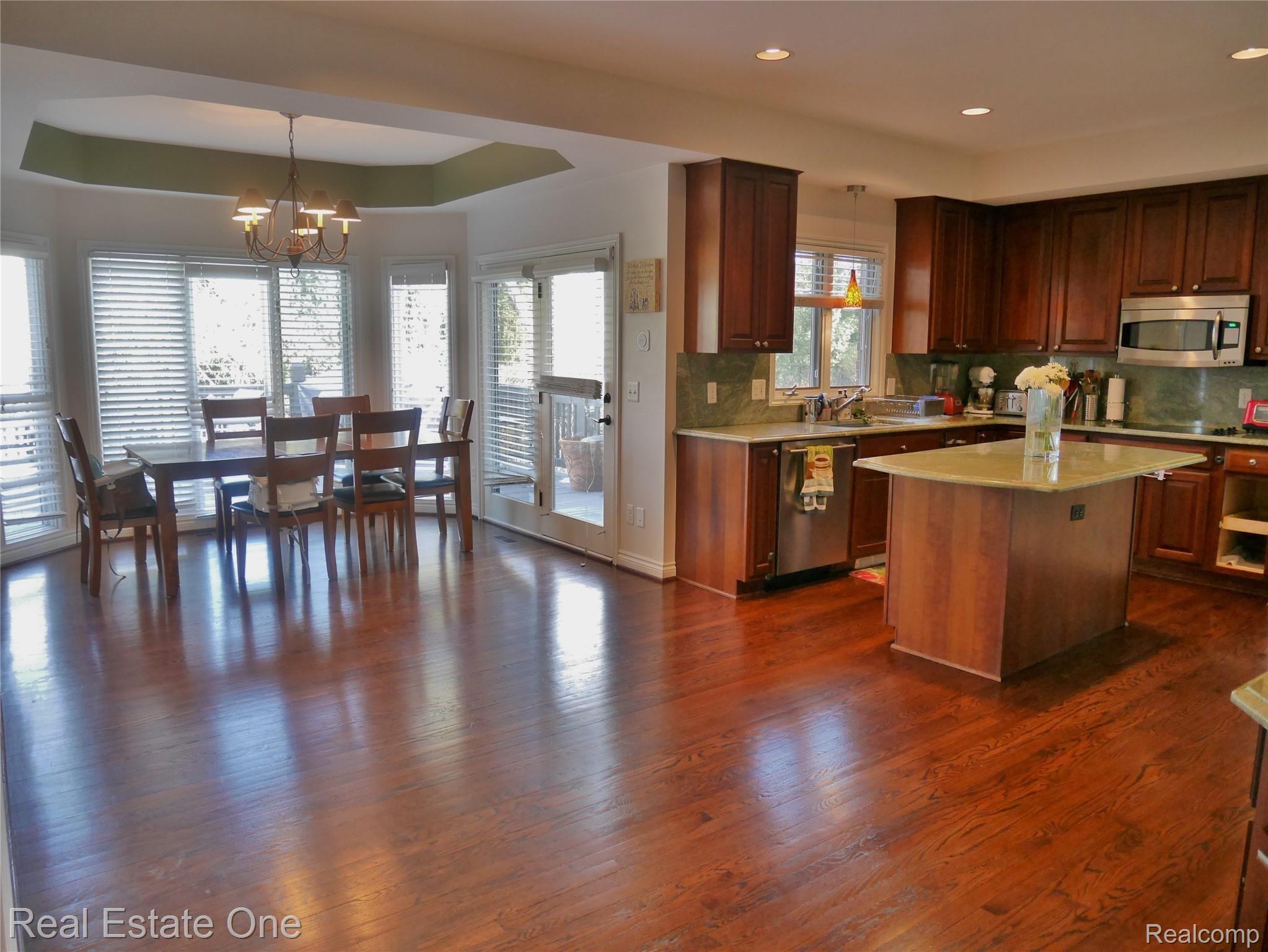 5846 CLEARVIEW DR