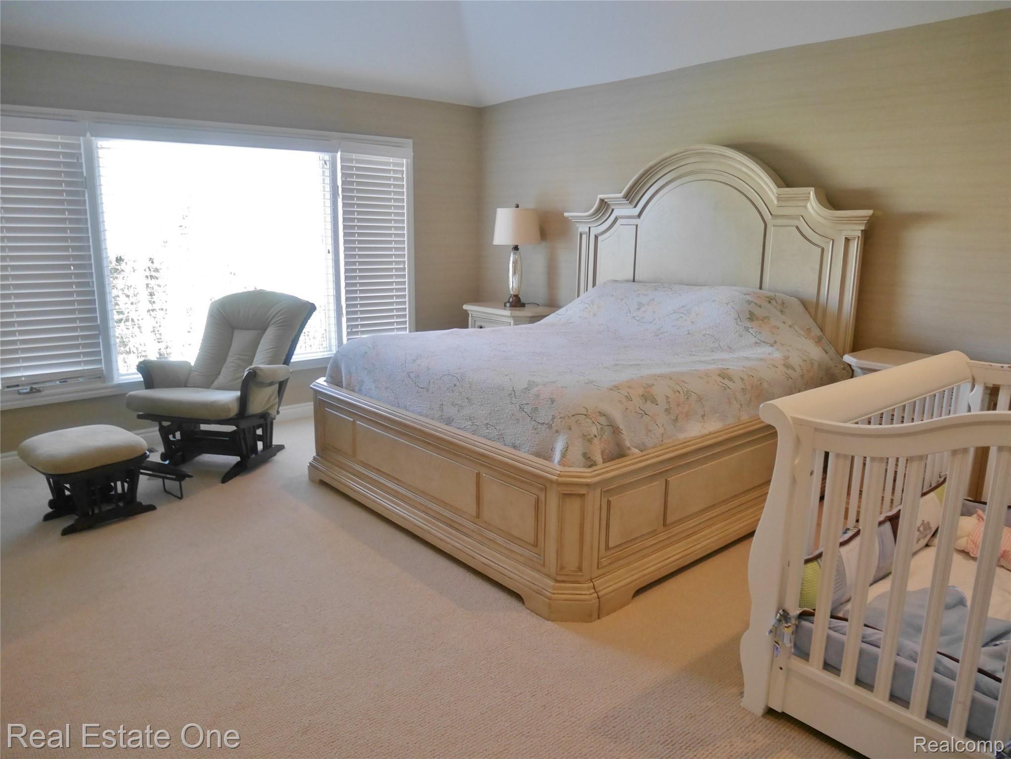 5846 CLEARVIEW DR