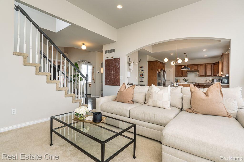 648 MELROSE
