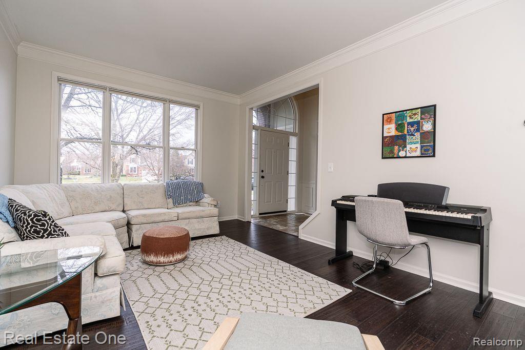 743 Caribou CRT