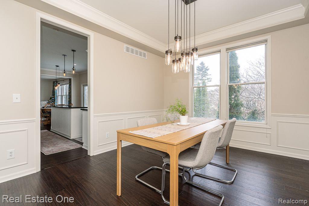 743 Caribou CRT