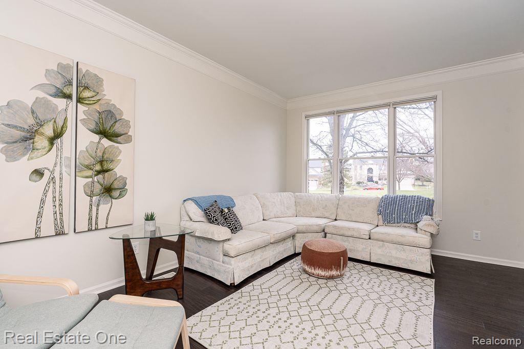 743 Caribou CRT
