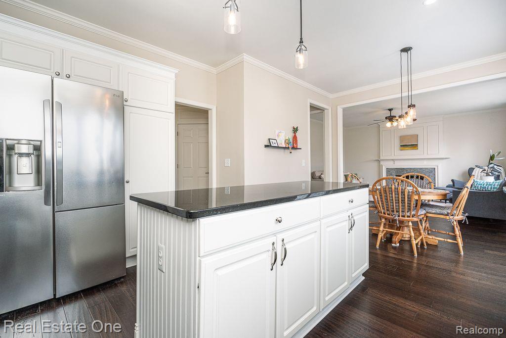 743 Caribou CRT