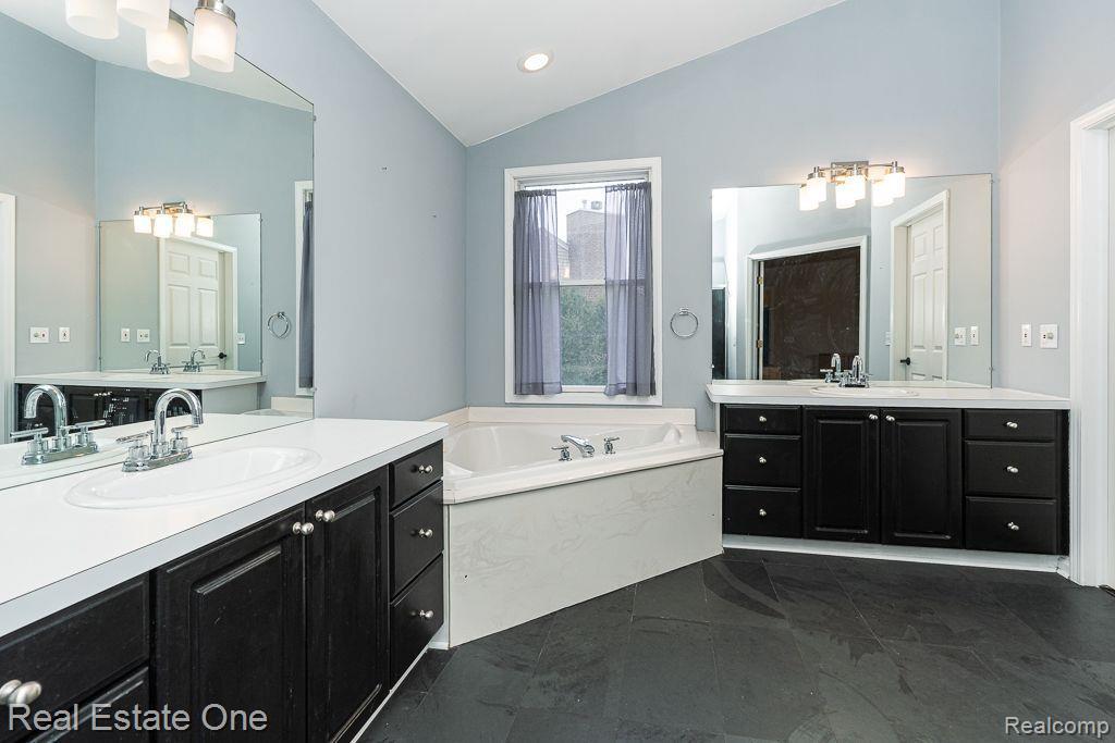 743 Caribou CRT