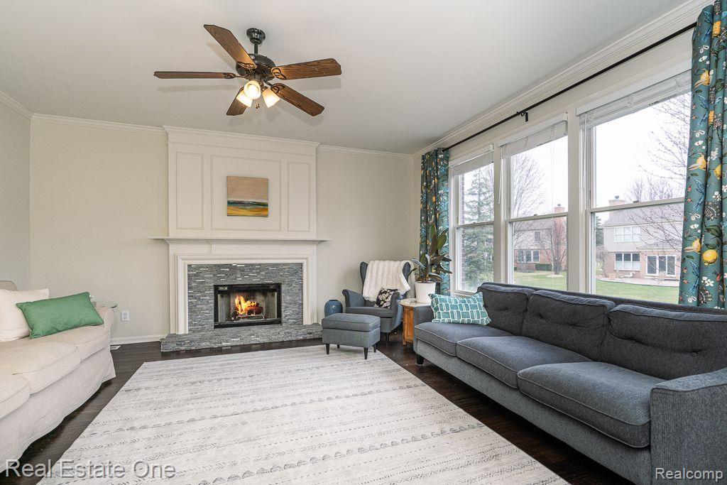 743 Caribou CRT