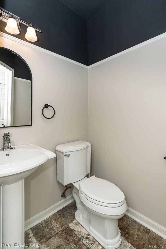 743 Caribou CRT