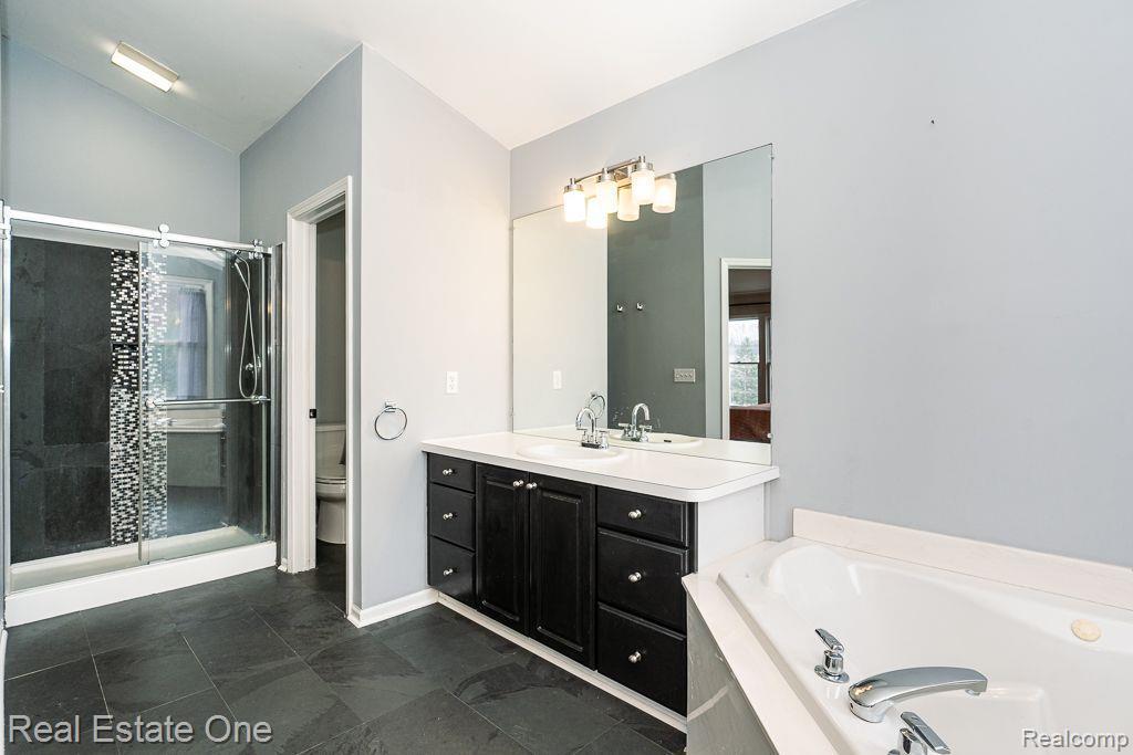 743 Caribou CRT