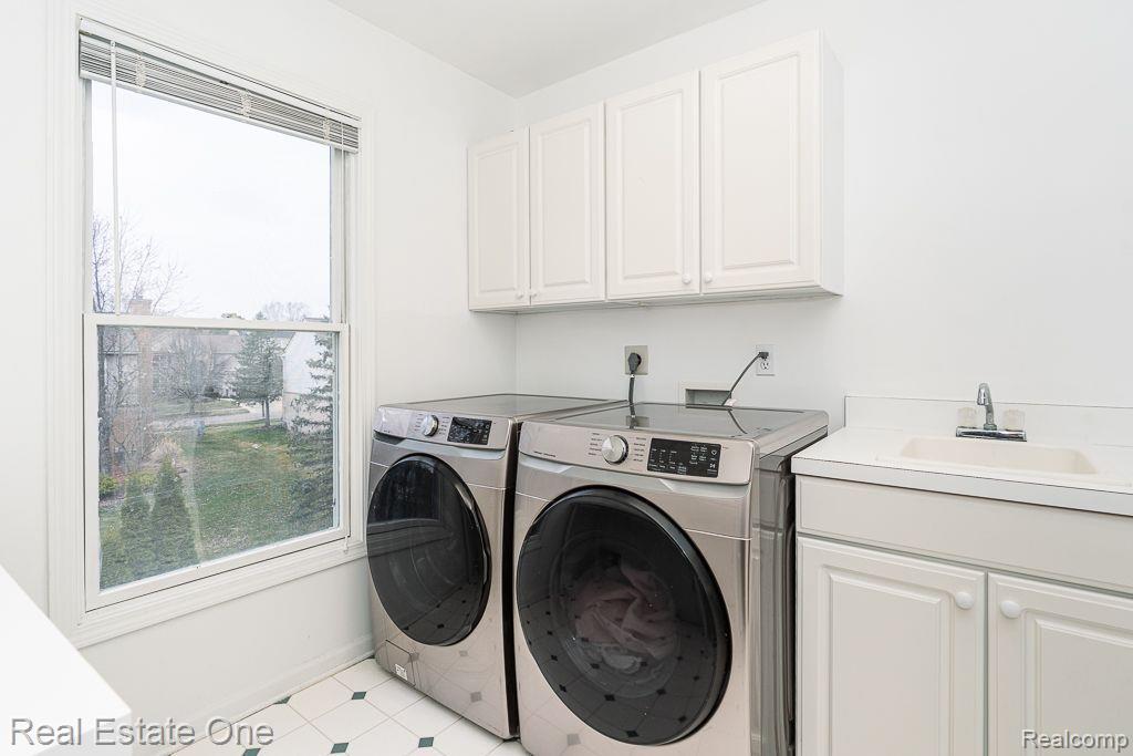 743 Caribou CRT