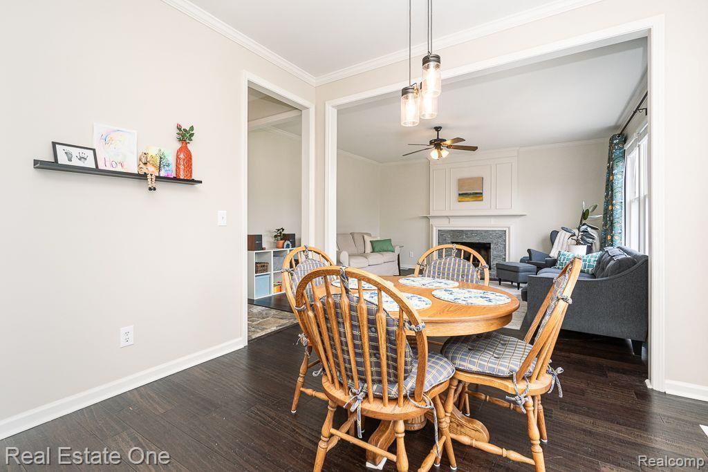 743 Caribou CRT