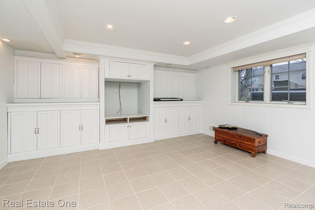 743 Caribou CRT