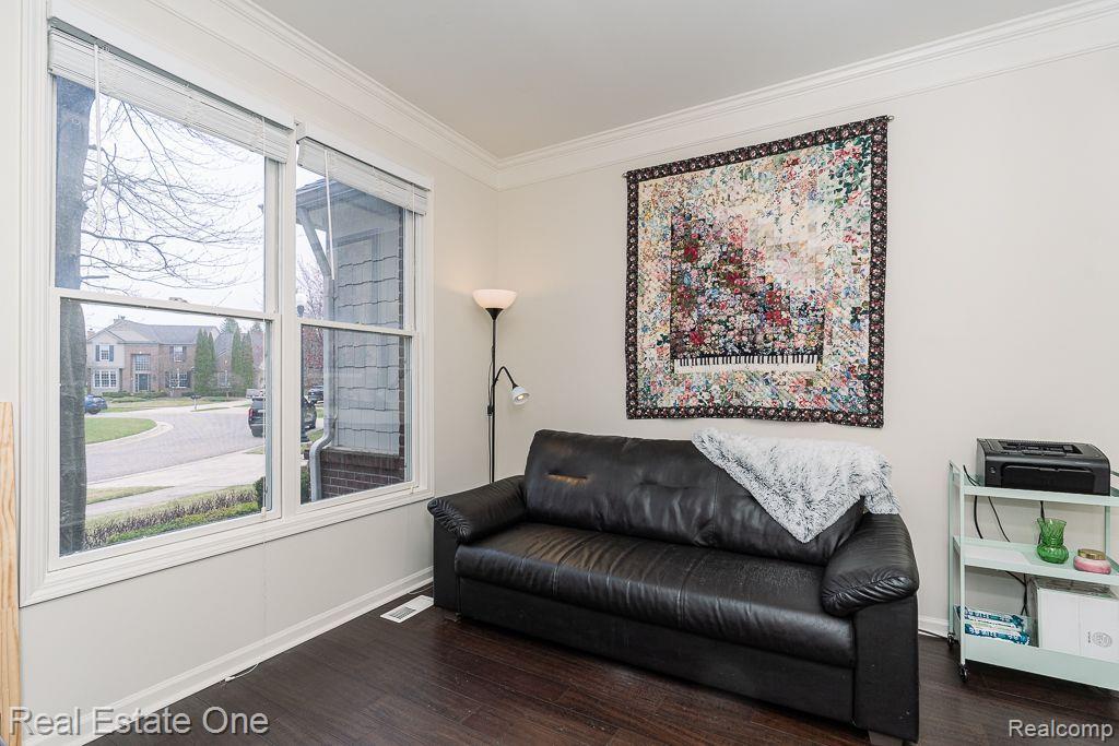 743 Caribou CRT