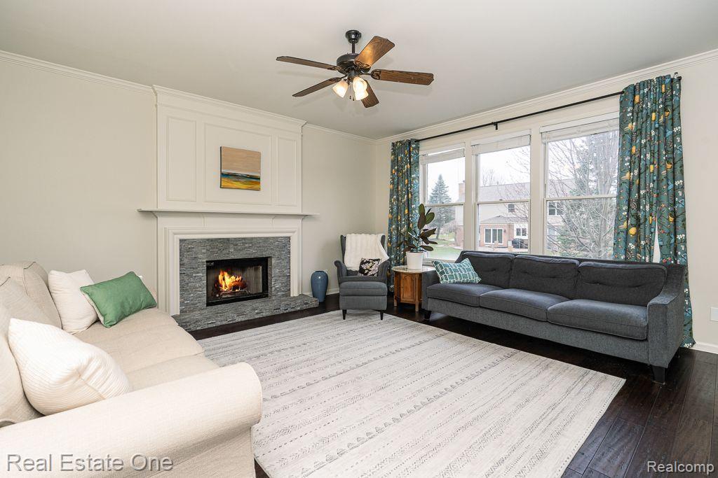 743 Caribou CRT