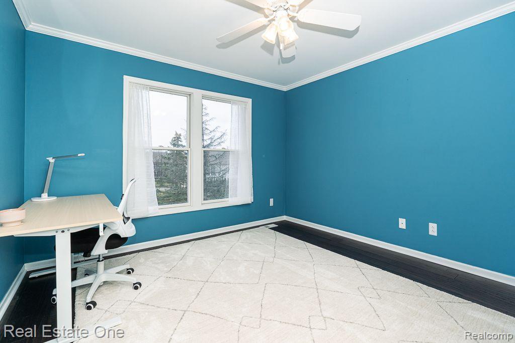 743 Caribou CRT