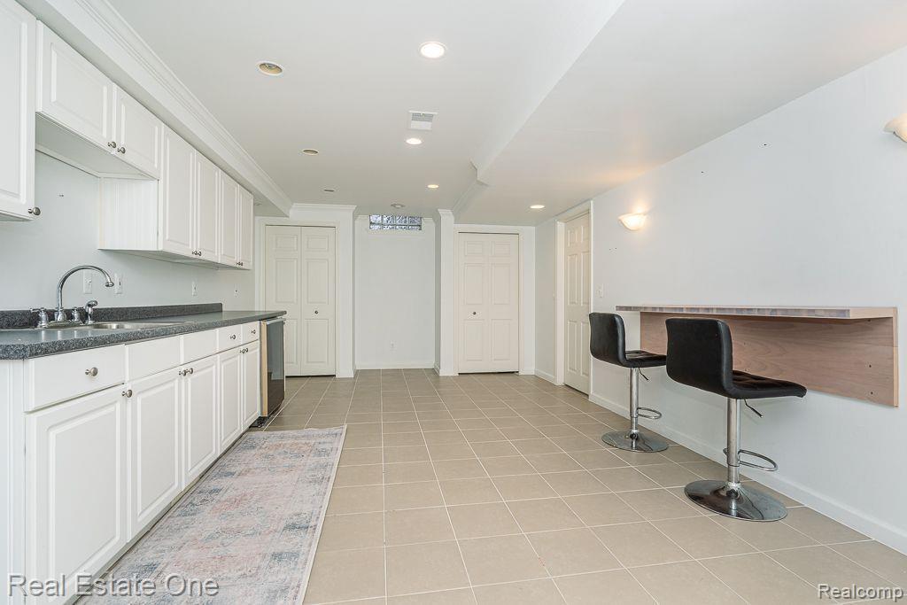 743 Caribou CRT