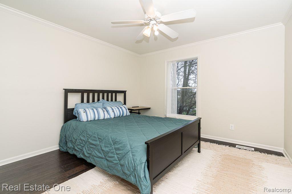 743 Caribou CRT