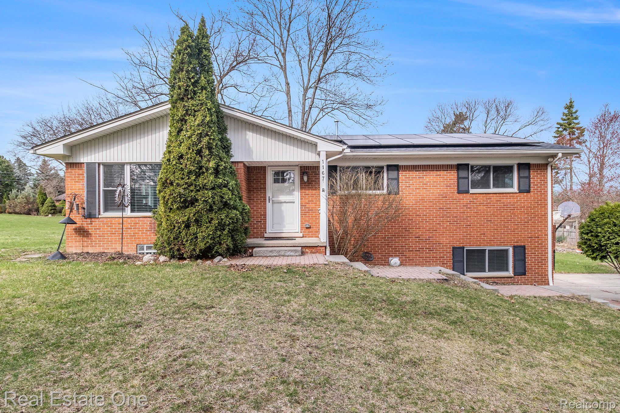 1167 BREWSTER RD