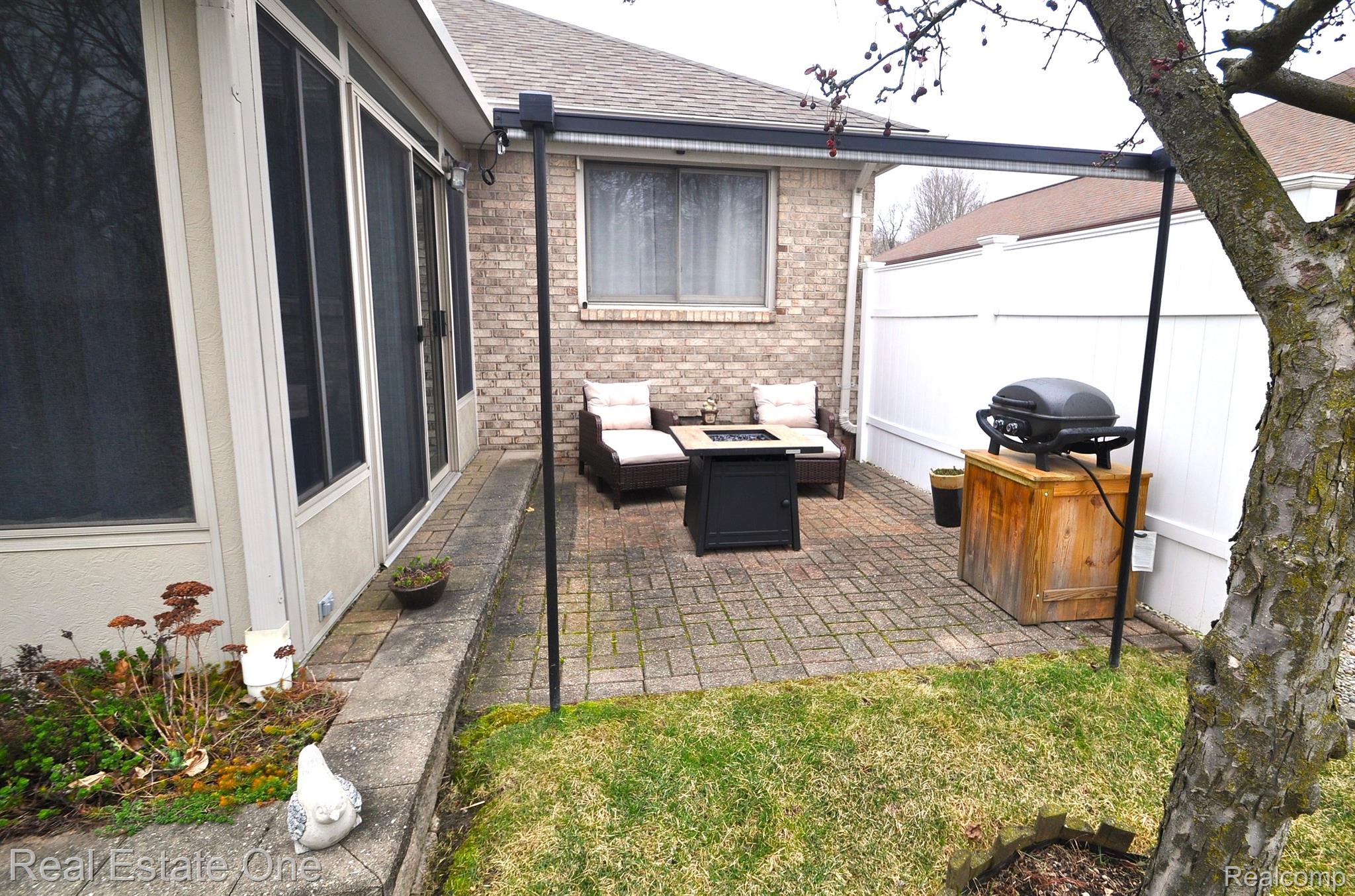 46654 SPRINGHILL DR