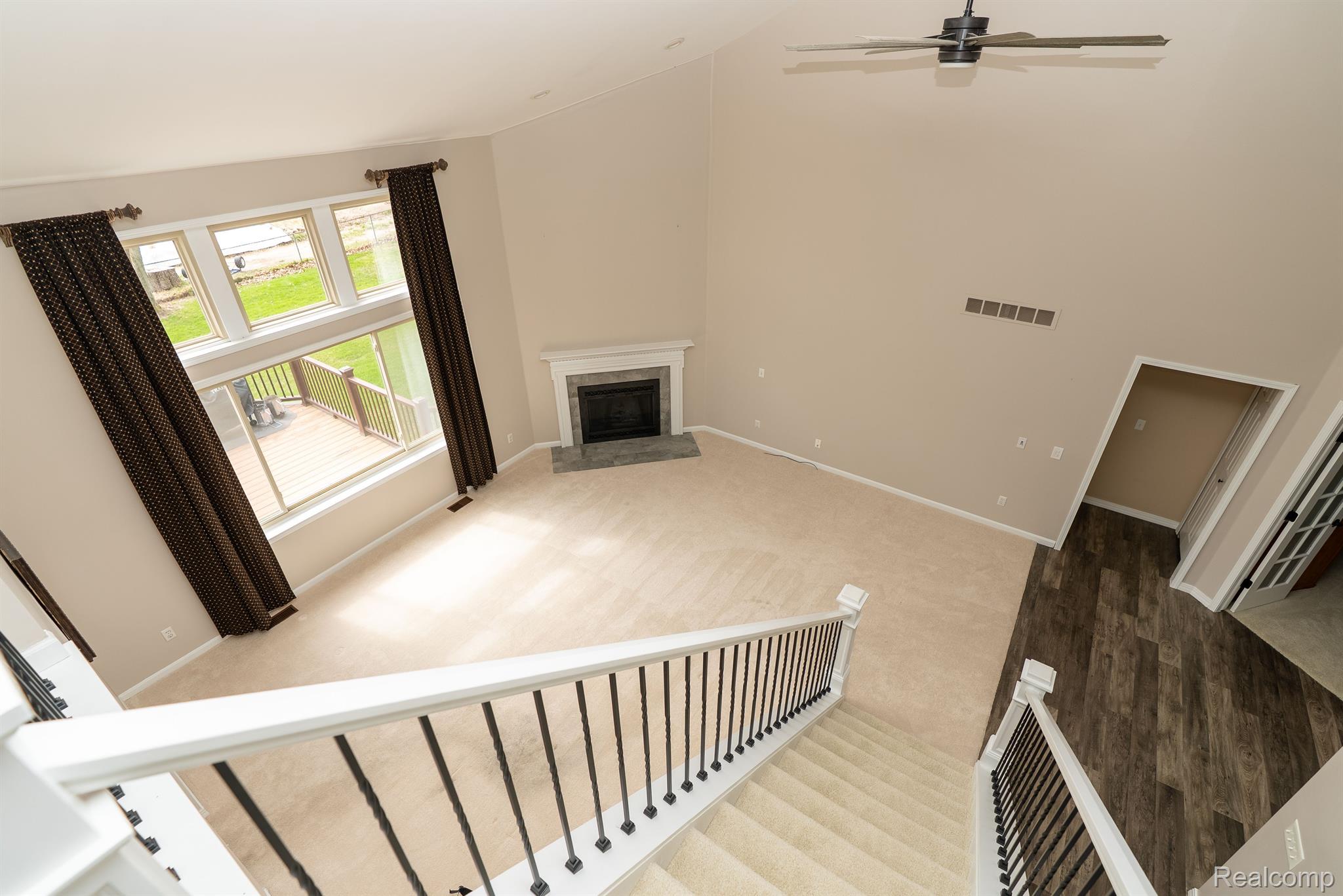 2385 HUNTINGTON DR