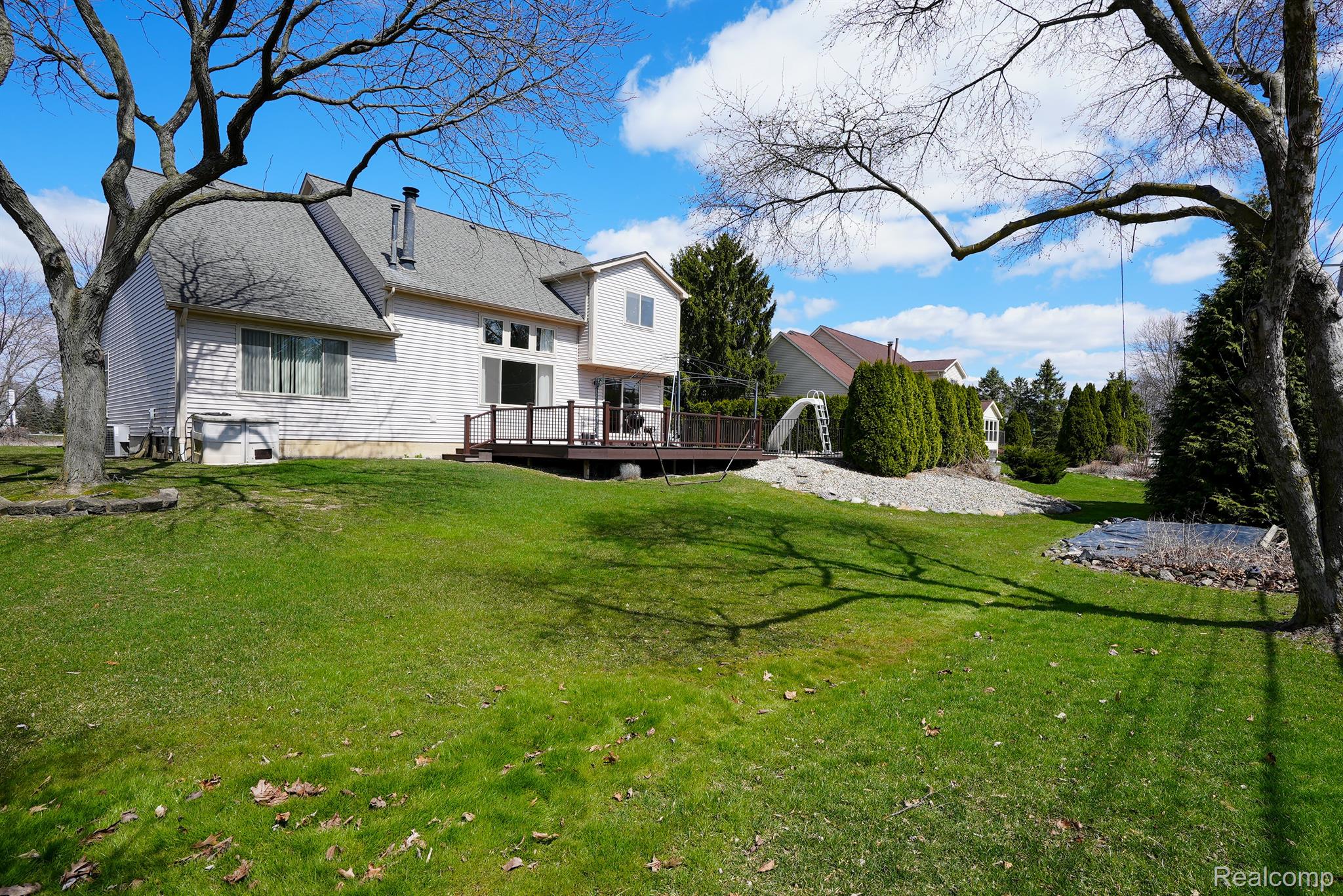 2385 HUNTINGTON DR
