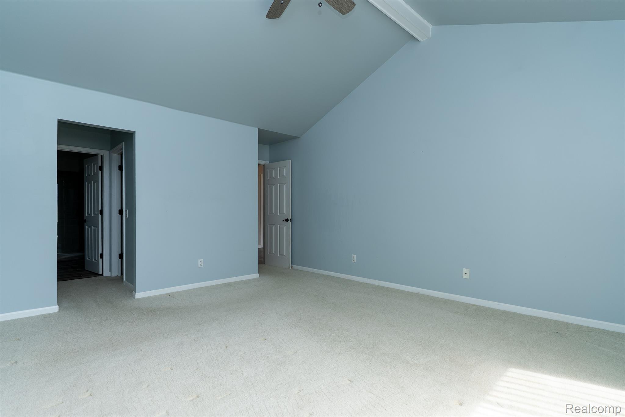 2385 HUNTINGTON DR
