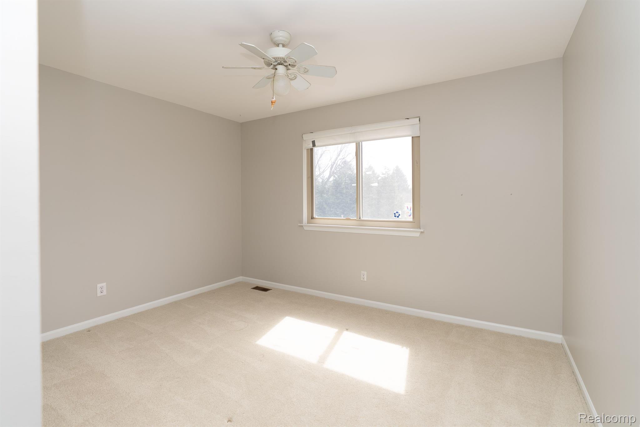 2385 HUNTINGTON DR