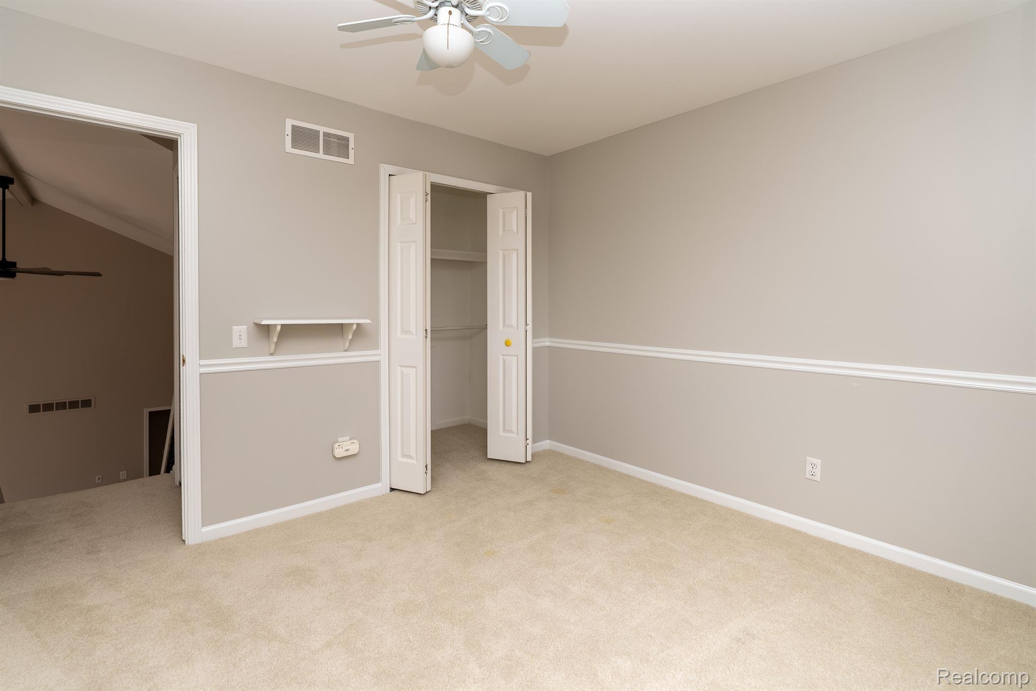 2385 HUNTINGTON DR