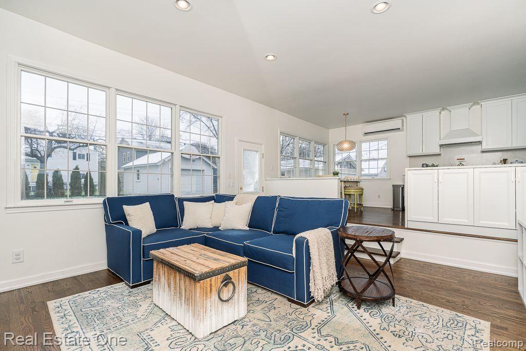 145 LINWOOD AVE