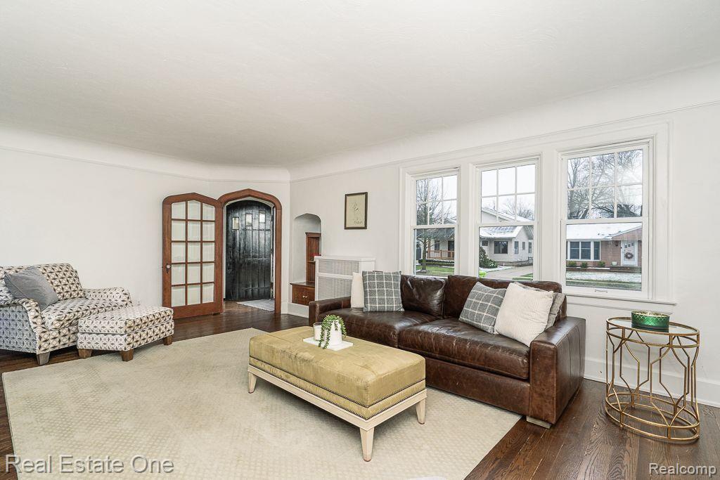 145 LINWOOD AVE