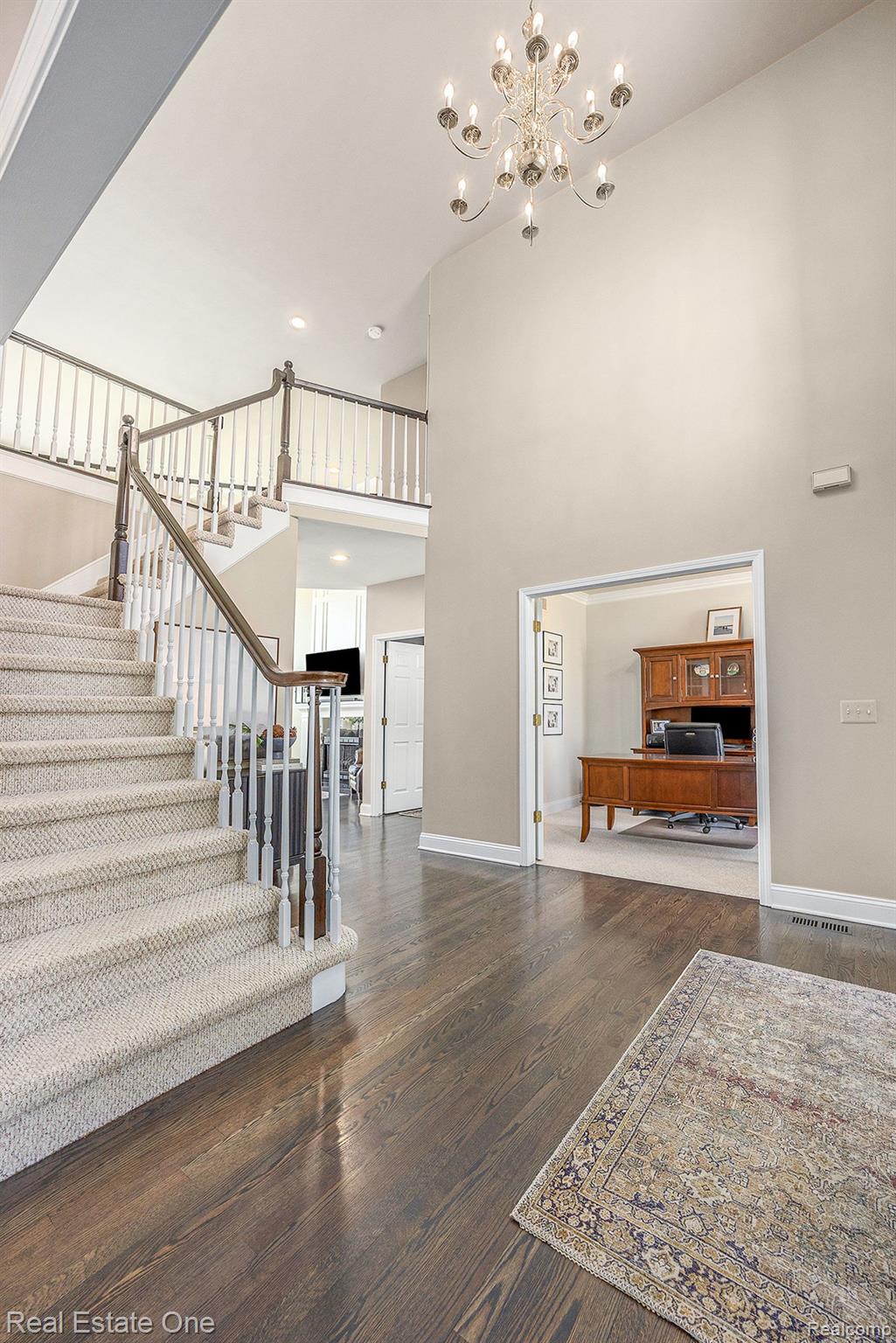 317 LONE PINE CIR