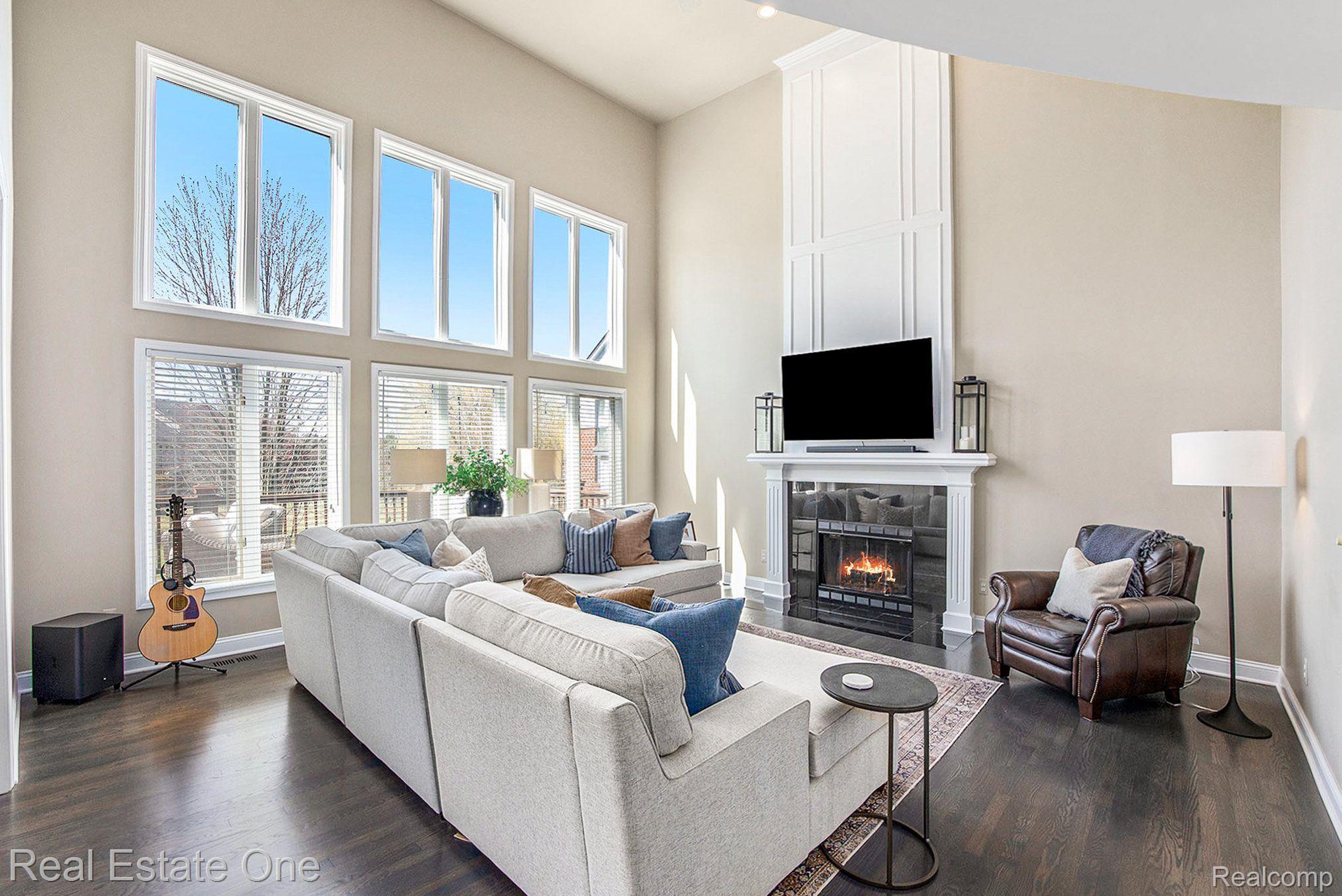 317 LONE PINE CIR