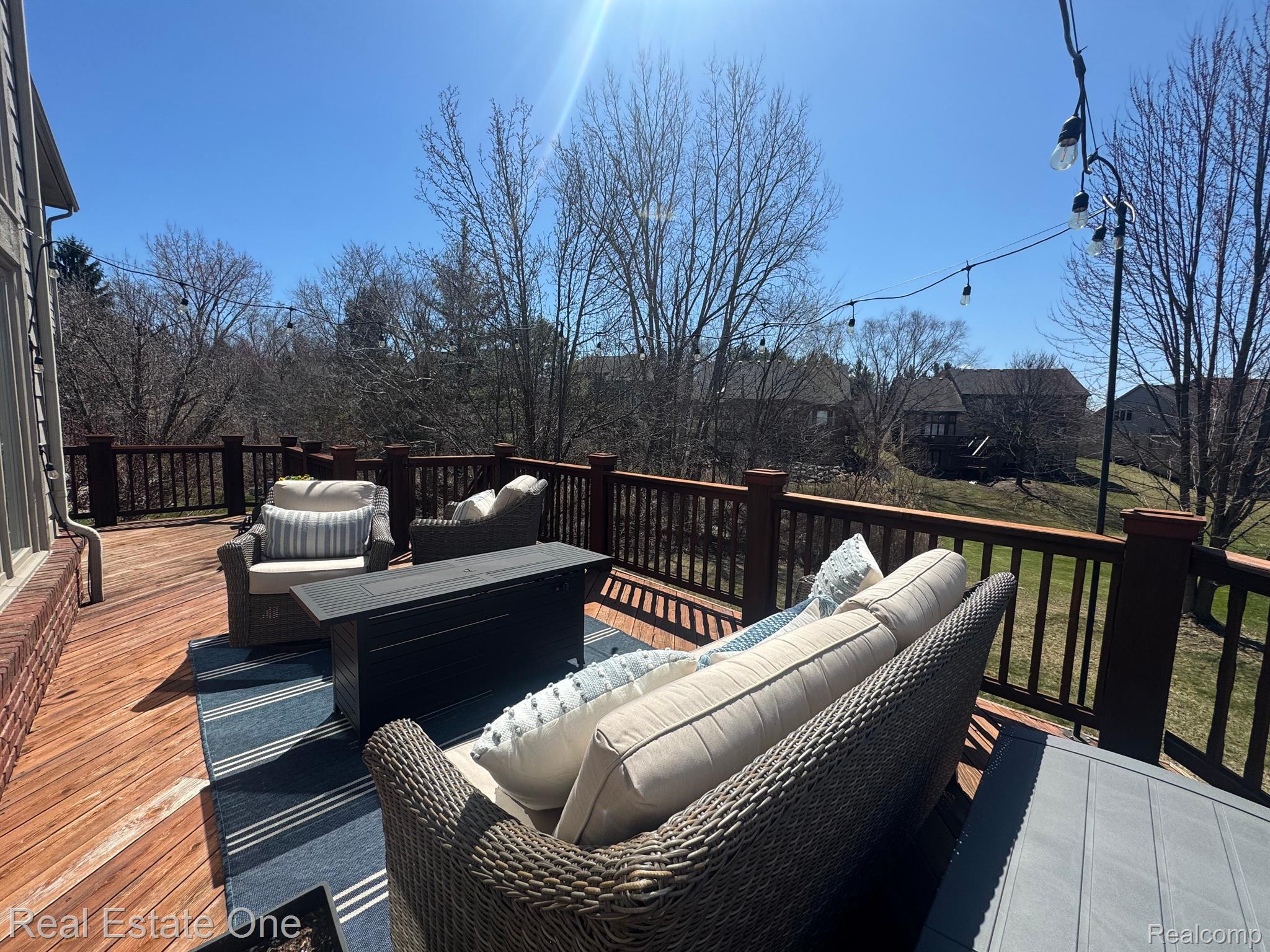 317 LONE PINE CIR