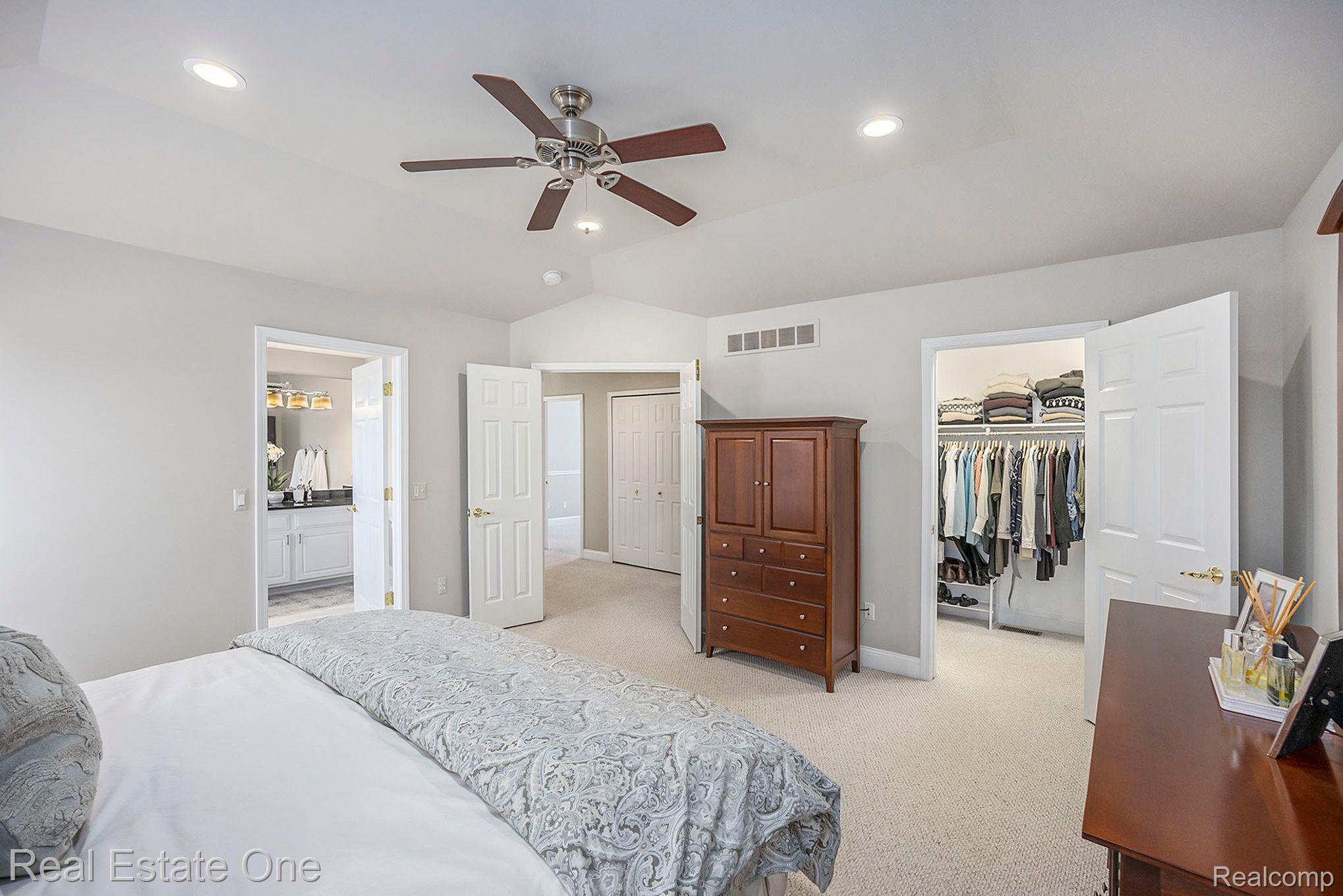 317 LONE PINE CIR