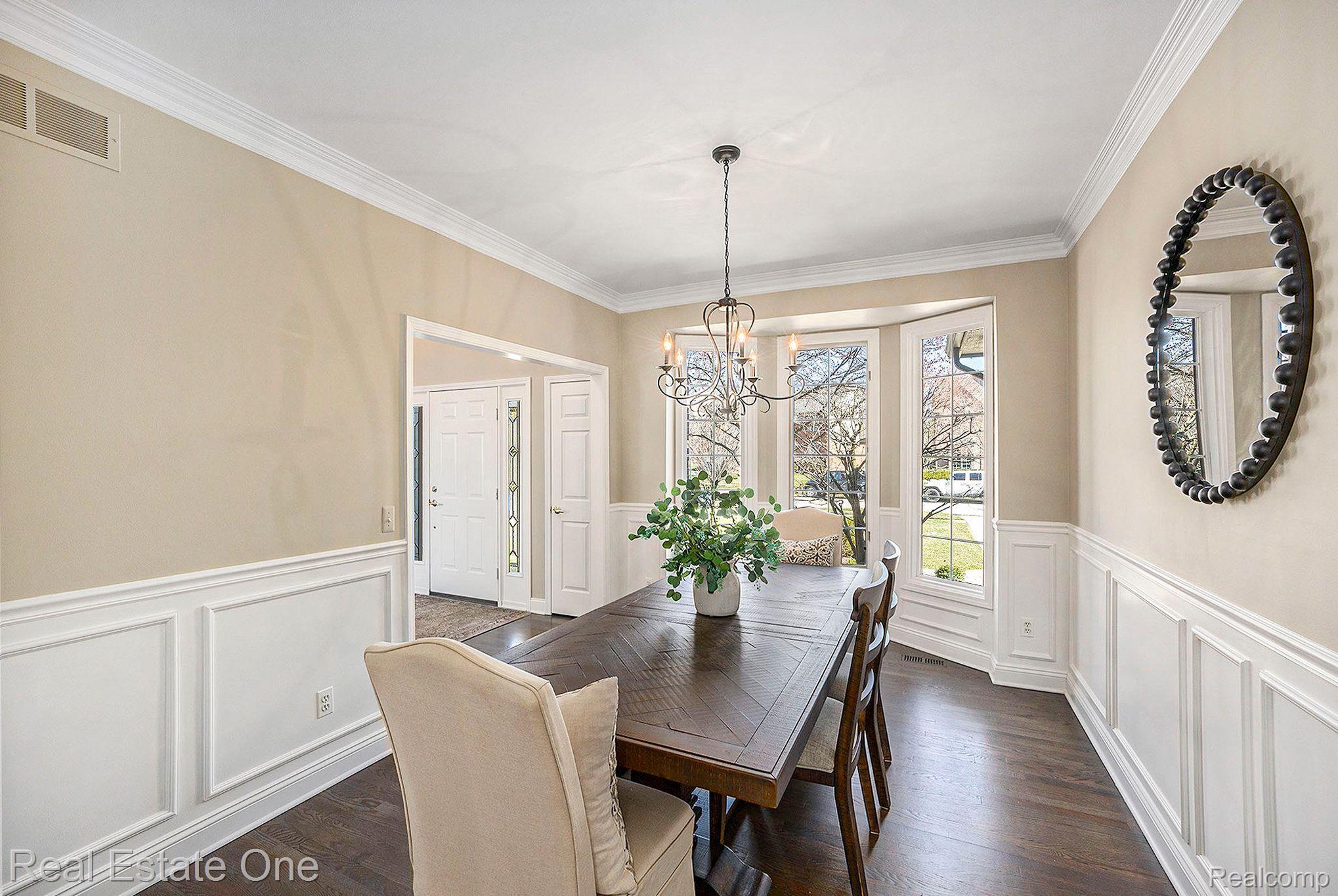 317 LONE PINE CIR