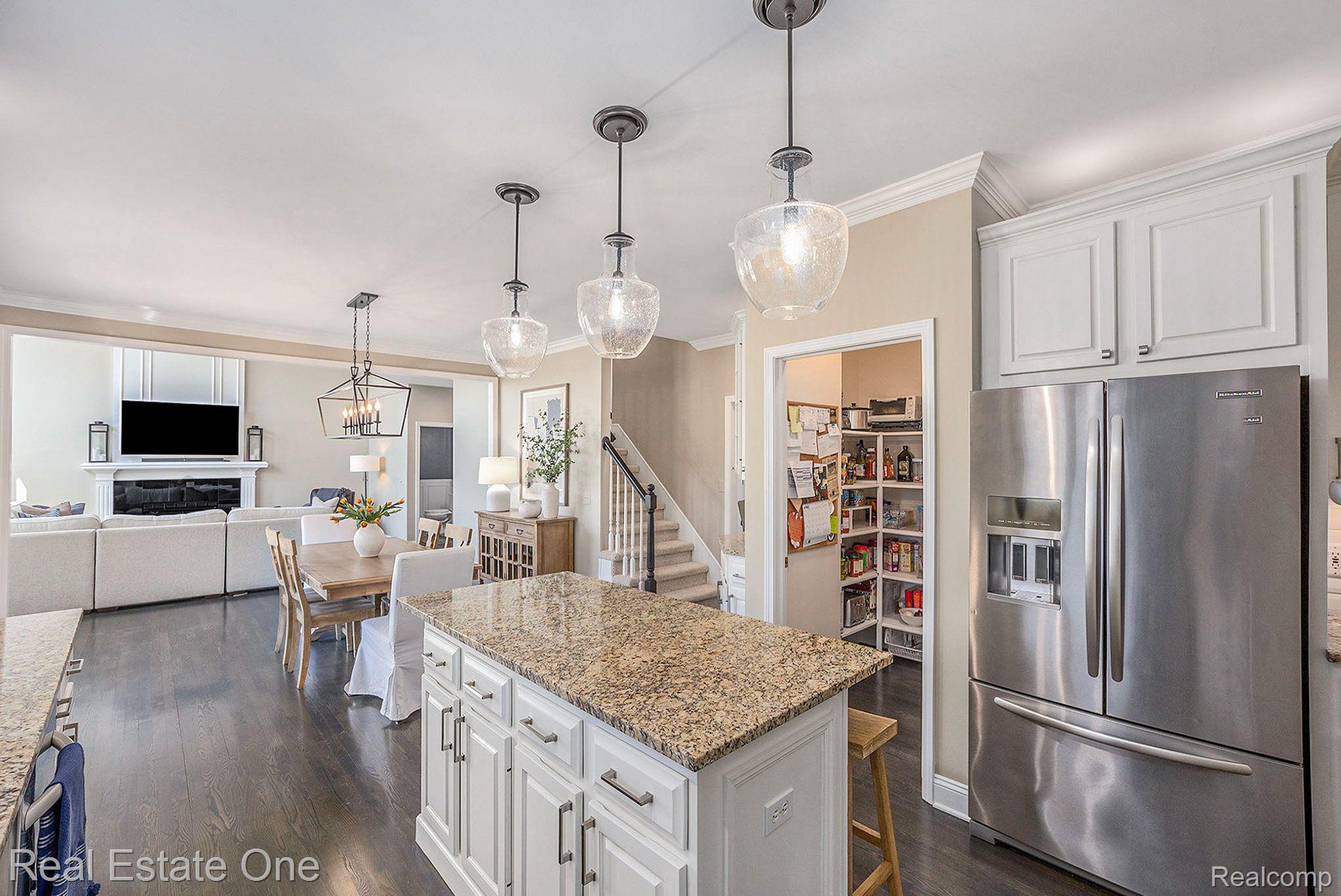317 LONE PINE CIR