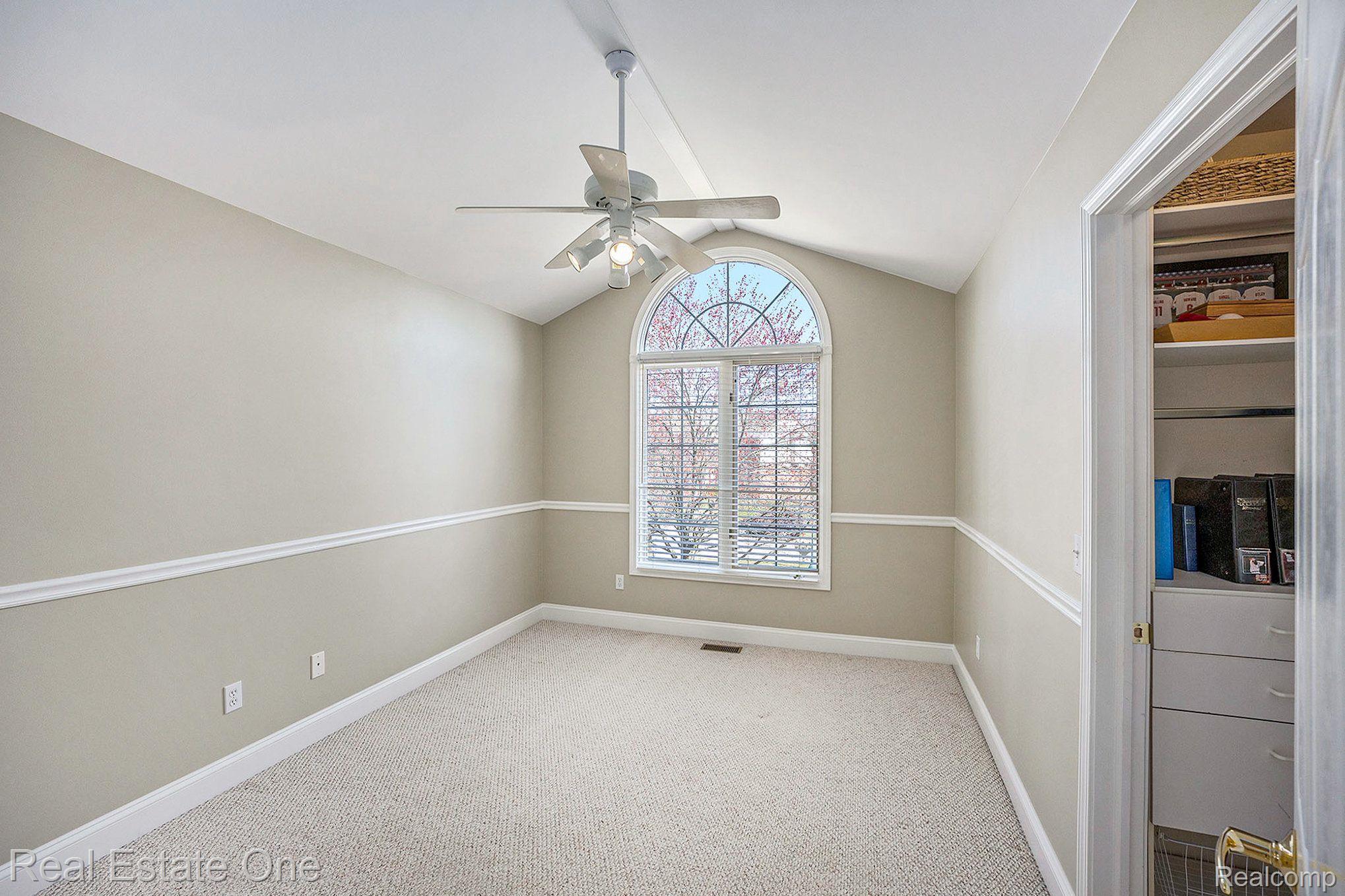 317 LONE PINE CIR