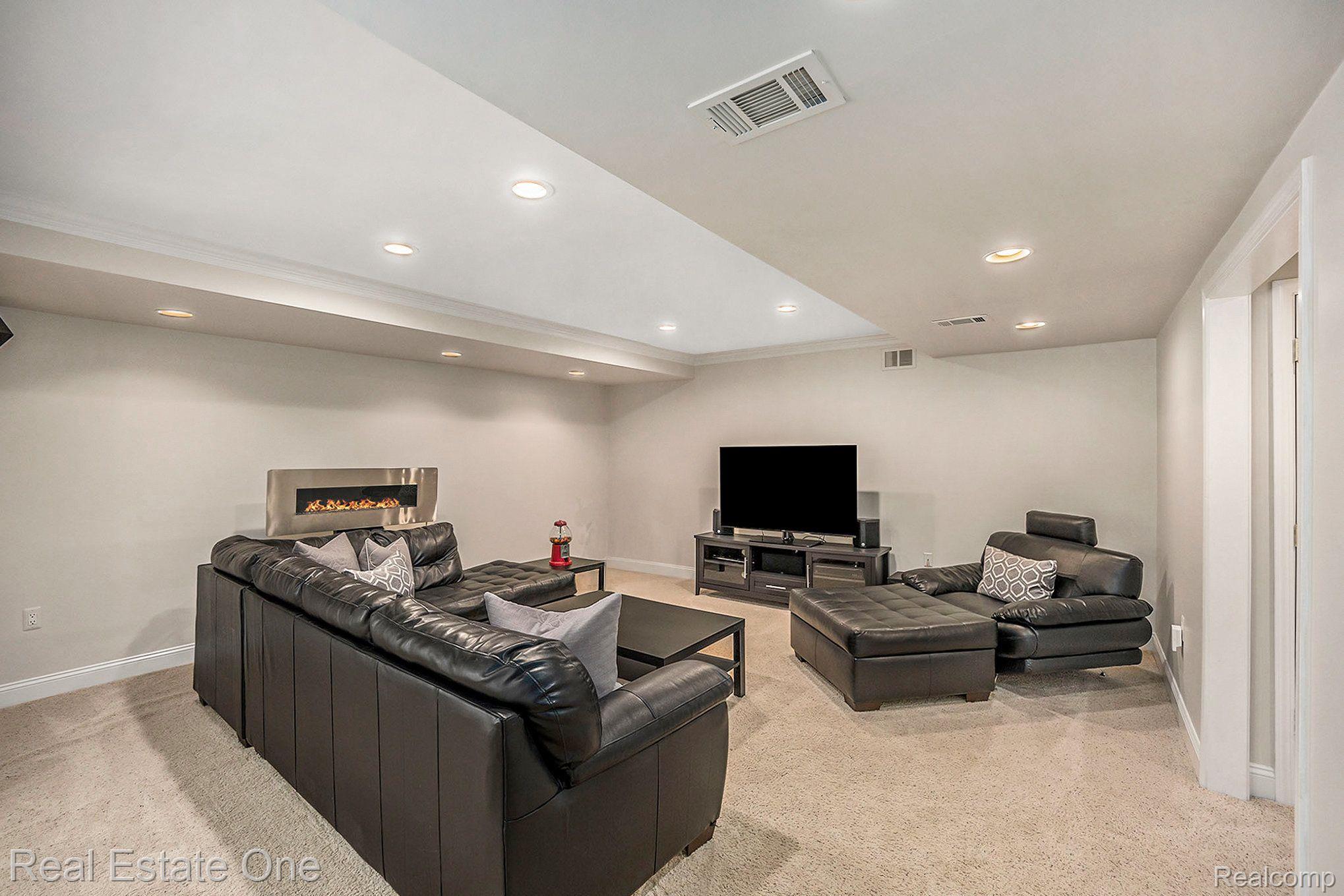 317 LONE PINE CIR