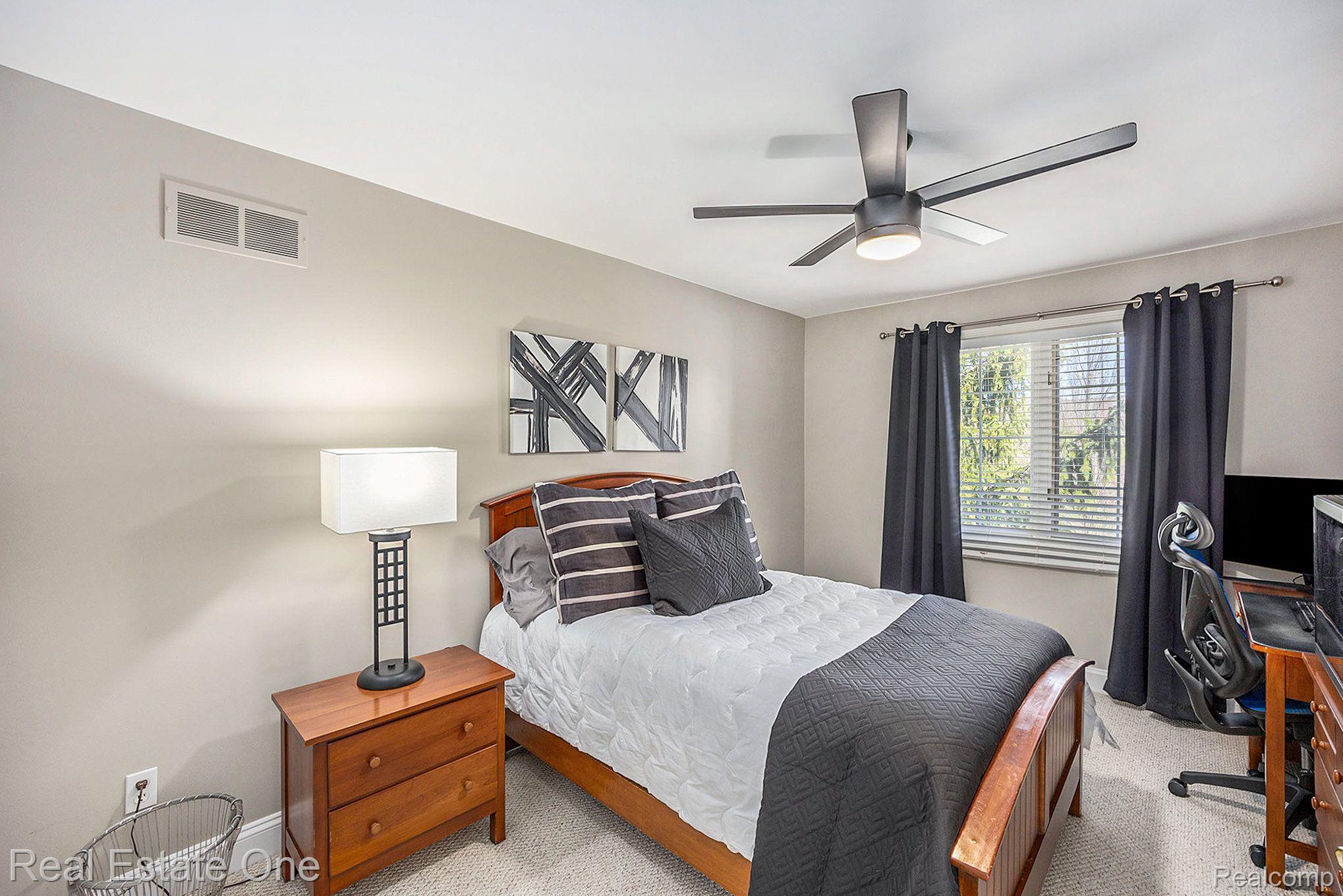 317 LONE PINE CIR