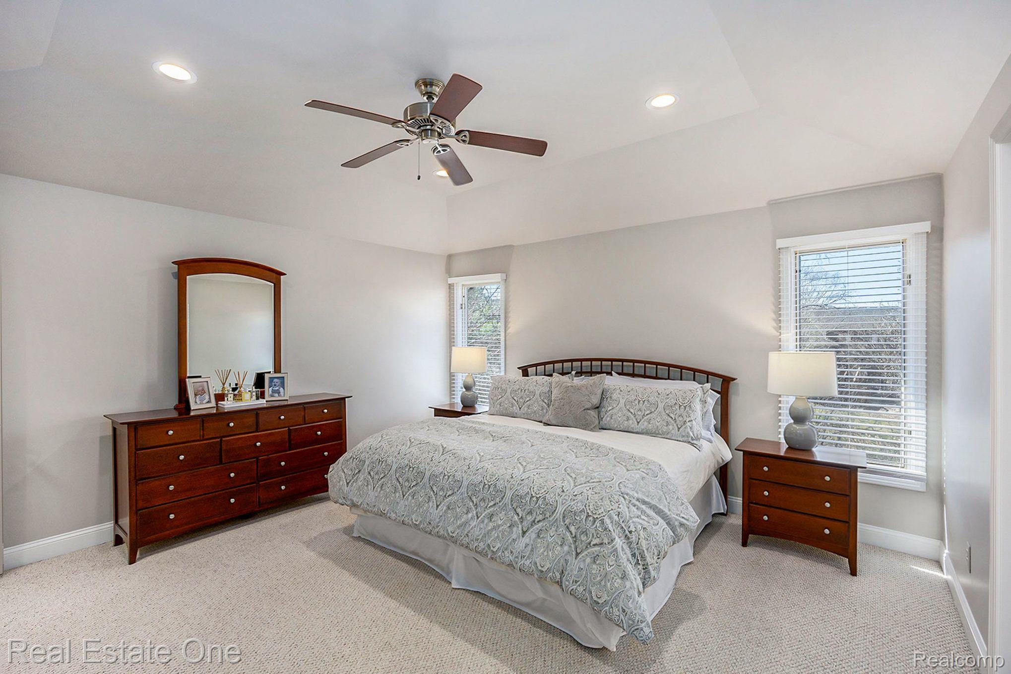 317 LONE PINE CIR