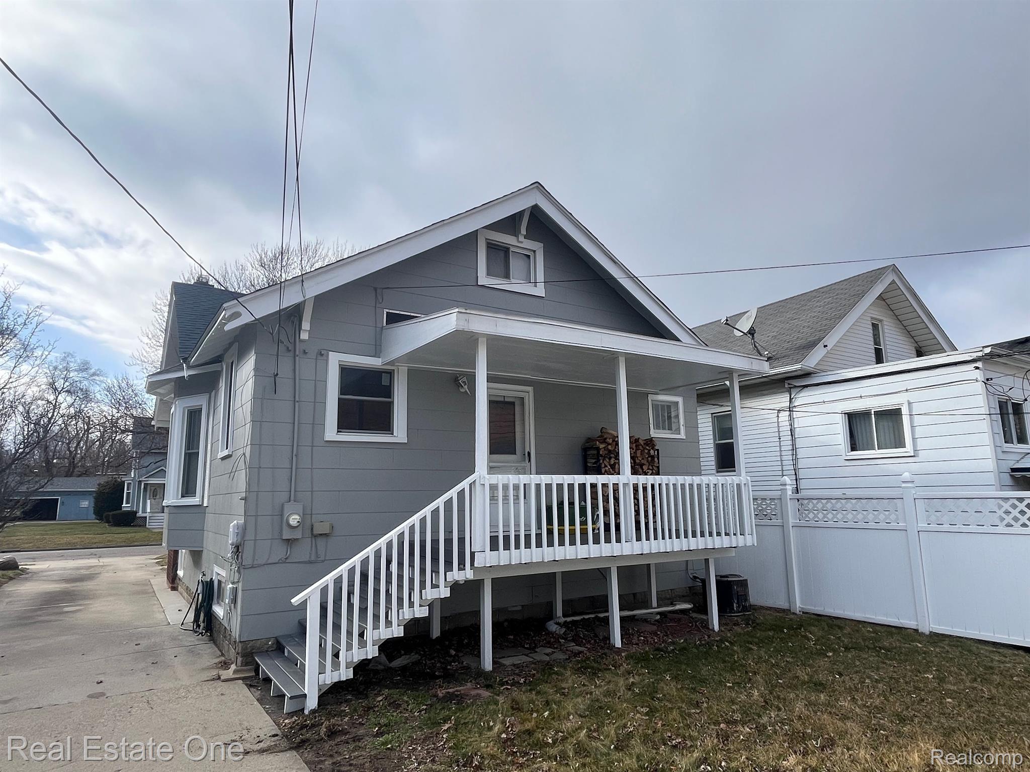 418 N CENTER ST