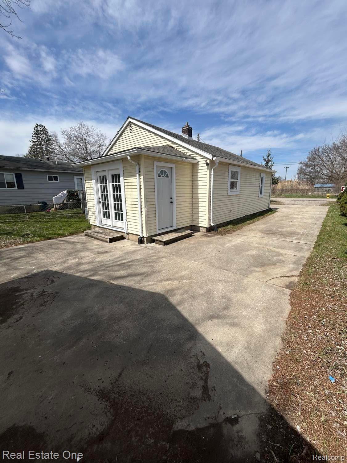 6044 PEARL ST