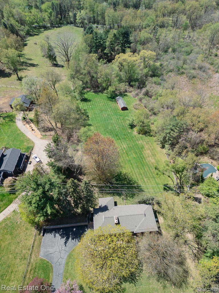 1151 N LIVERNOIS RD