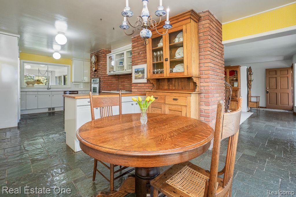 1151 N LIVERNOIS RD